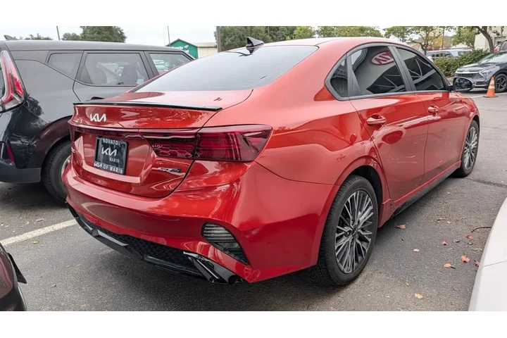 $17295 : 2022 Forte GT-Line image 5