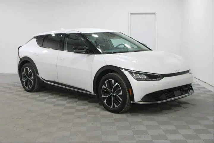 $27981 : Kia EV6 2024 Wind 4dr Crosso image 1
