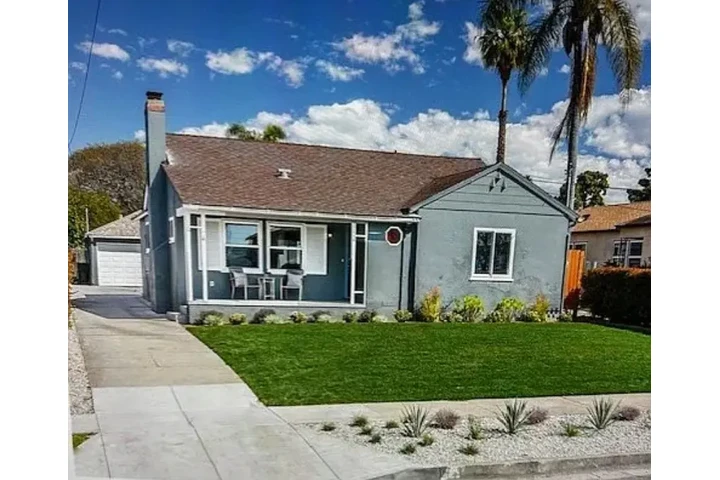 $1600 : Welcome to 721 Manchester Dr@@ image 1