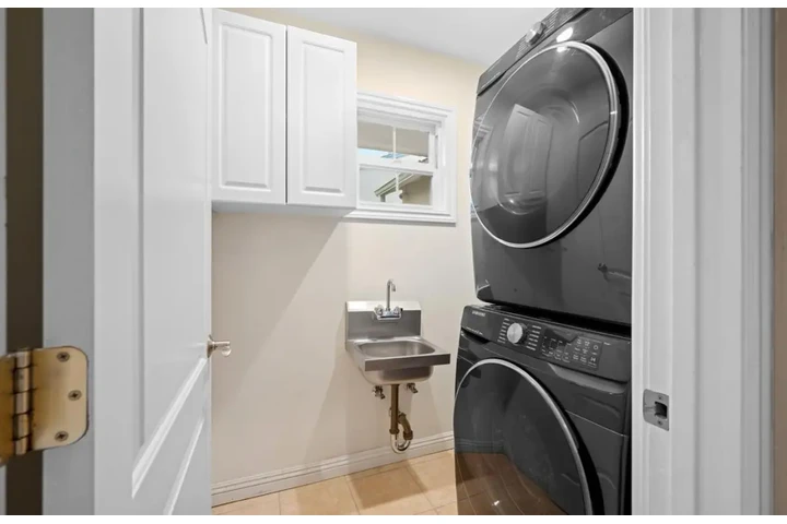 $2450 : 3 Bedroom House in Inglewood image 6