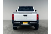 $31493 : Toyota Tacoma 2024 4x2 SR 2d thumbnail