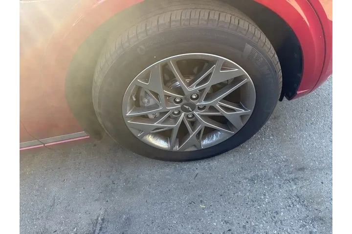 $38991 : Genesis GV70 2023 AWD 2.5T S image 4