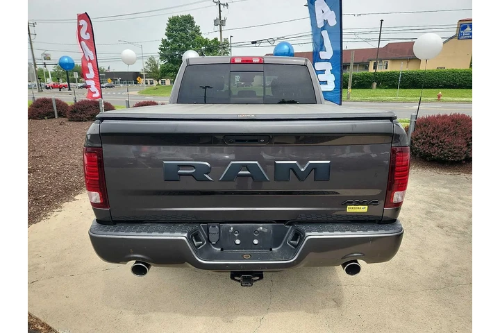 $19995 : Ram 1500 2018 4x4 Night 4dr image 9