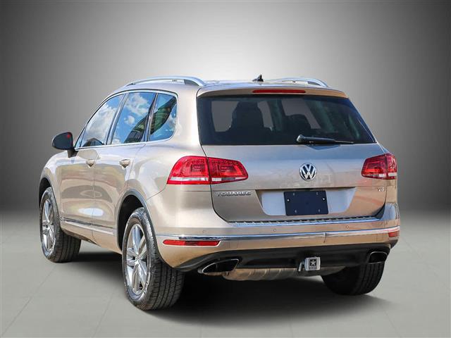 $15990 : Pre-Owned 2015 Volkswagen Tou image 6