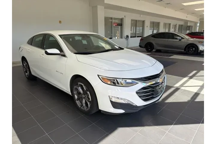 $19315 : Chevrolet Malibu 2024 LT 4dr image 3