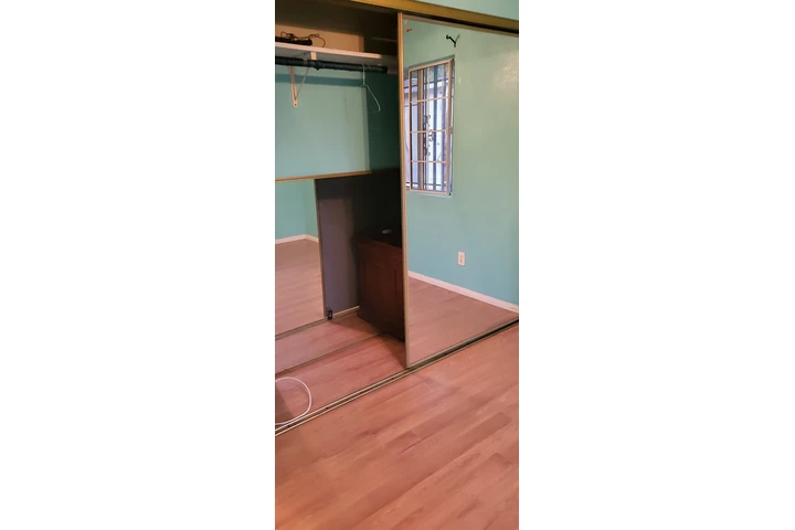 $1100 : Se Renta Cuarto Echo Park image 8