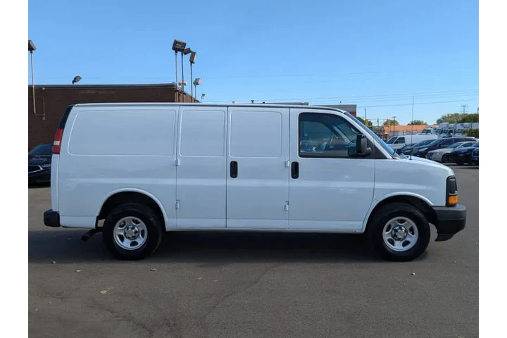 $12975 : 2004 Express 1500 image 5