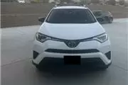 2017 RAV4 LE en Los Angeles