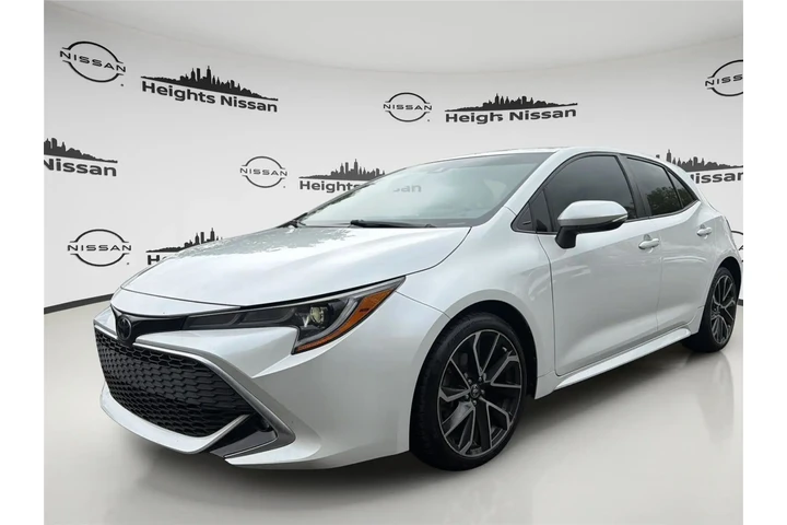 $17990 : Toyota Corolla Hatchback 202 image 1