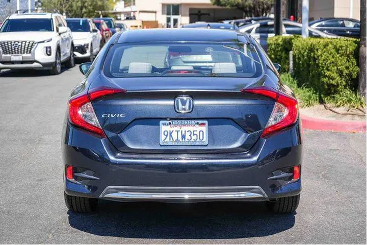 $14500 : Honda Civic 2019 LX 4dr Seda image 8