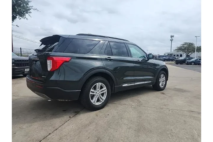 $26497 : Ford Explorer 2023 AWD XLT 4 image 3