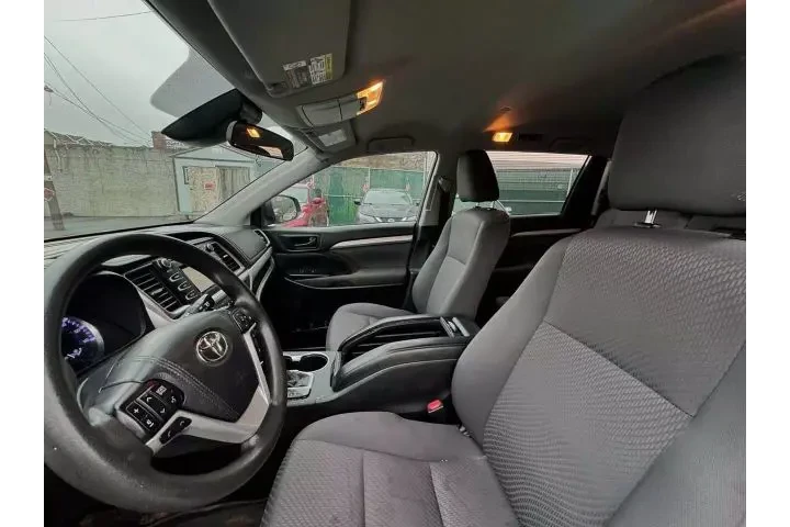2018 TOYOTA HIGHLANDER2018 TO image 5
