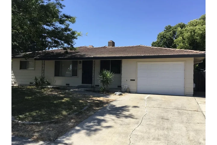 $1450 : 2bed 1bath home with 1000sqft image 2