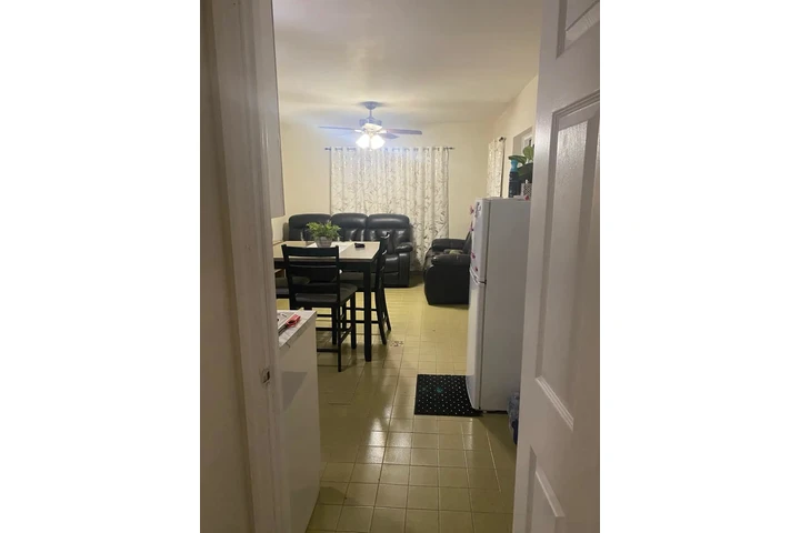 $1500 : Efficiency en Hialeah image 6