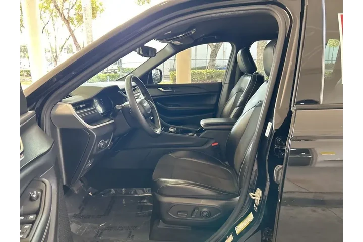 $21117 : Jeep Grand Cherokee L 2023 4 image 5