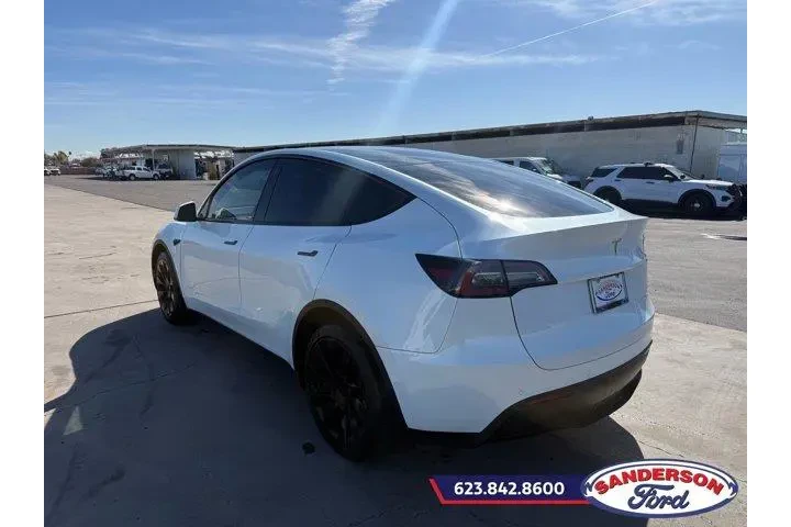 $26888 : Tesla Model Y 2022 AWD Long image 5