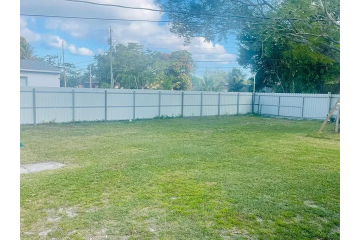 $1570 : Listo En North Miami image 5