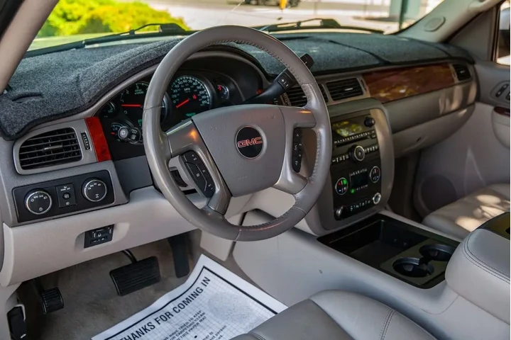 2010 GMC Yukon SLT image 10