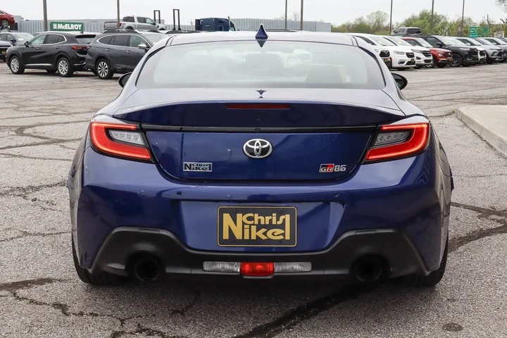 $26988 : 2022 GR86 Auto image 5