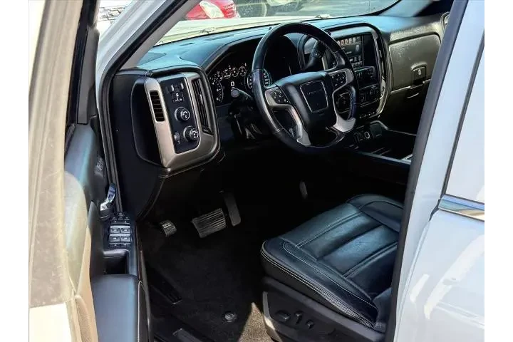 $34630 : GMC Sierra 1500 2018 4x4 Den image 9