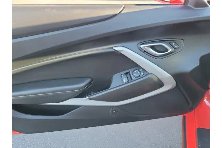 $32000 : Chevrolet Camaro 2020 SS 2dr image 10