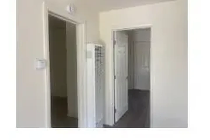 $1800 : APTO REMODELADO EN CHINO image 4