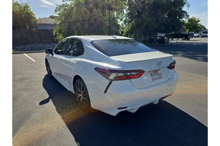 $28995 : Toyota Camry 2022 SE 4dr Sed image 5