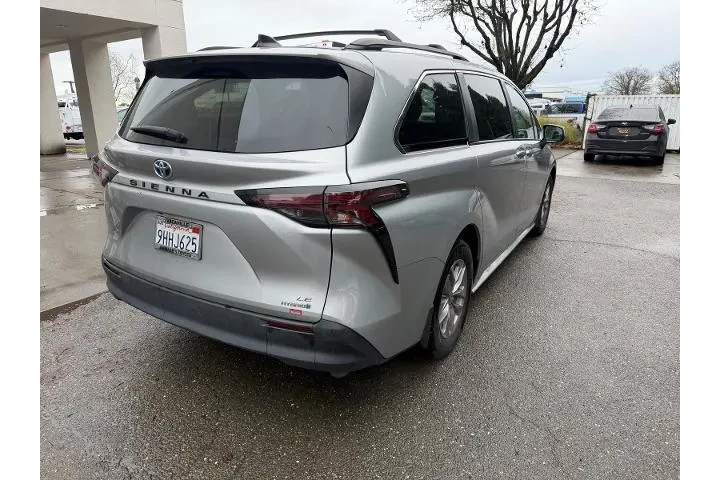 $37500 : Toyota Sienna 2023 LE 8-Pass image 5