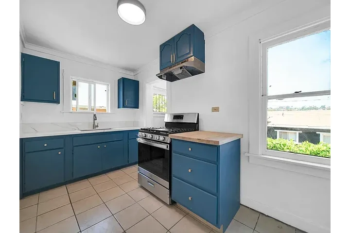 $2150 : 1bd 1ba image 9