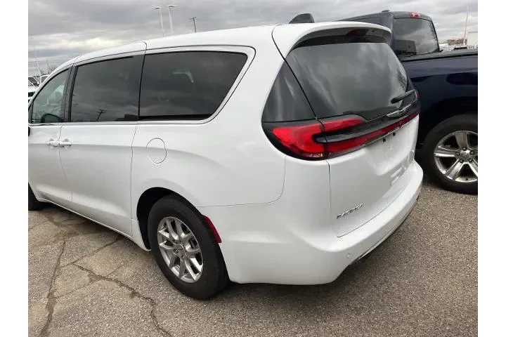 $31995 : Chrysler Pacifica 2025 Selec image 8