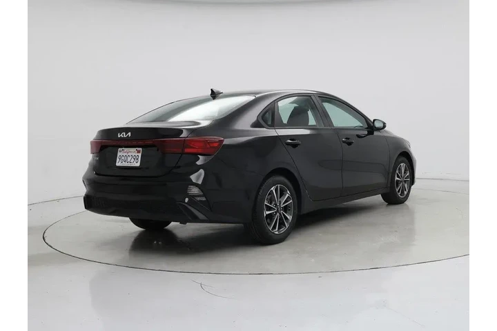 $18998 : Kia Forte 2023 LXS 4dr Sedan image 8