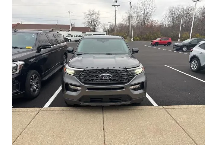 $28566 : Ford Explorer 2022 AWD XLT 4 image 3