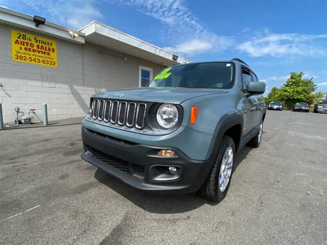 $10995 : 2017 Renegade Latitude image 4