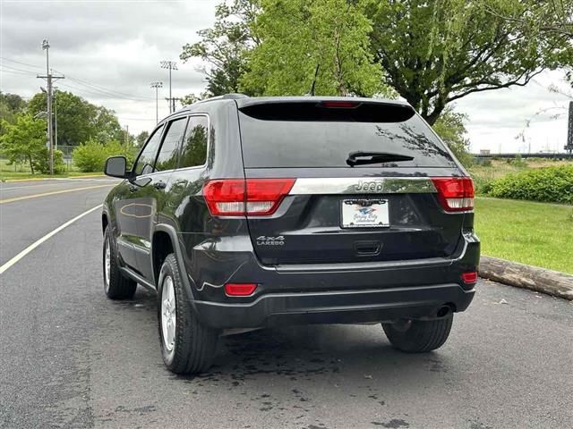 2012 Grand Cherokee Laredo image 7