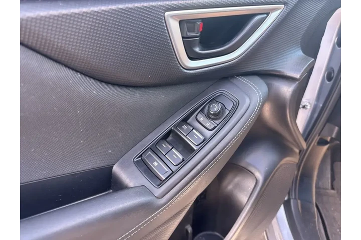 $13655 : Subaru Forester 2020 AWD Bas image 8