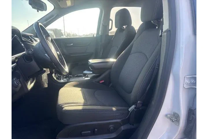 $11982 : Chevrolet Traverse 2017 LT 4 image 10