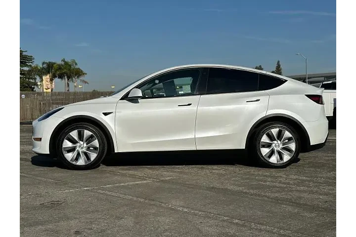 $33520 : Tesla Model Y 2023 AWD Long image 6