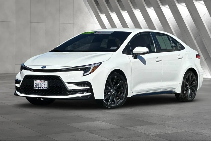 $24500 : Toyota Corolla Hybrid 2024 S image 2
