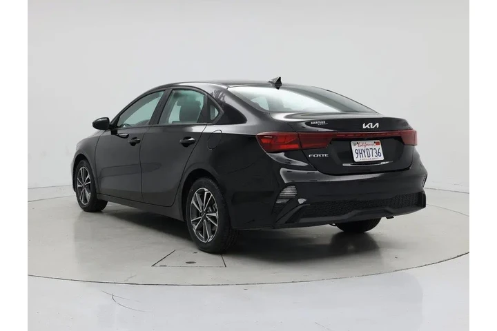 $18998 : Kia Forte 2023 LXS 4dr Sedan image 2
