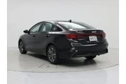 $18998 : Kia Forte 2023 LXS 4dr Sedan thumbnail