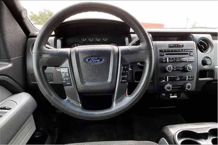 $17566 : Ford F-150 2014 4x2 XLT 4dr image 6