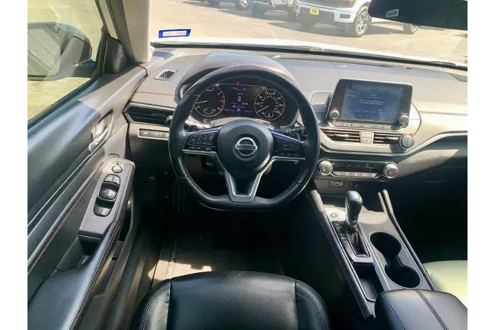 $10998 : Nissan Altima 2019 2.5 SR 4d image 6