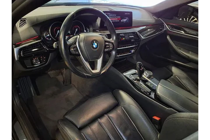 $16998 : BMW 5 Series 2019 530e iPerf image 4