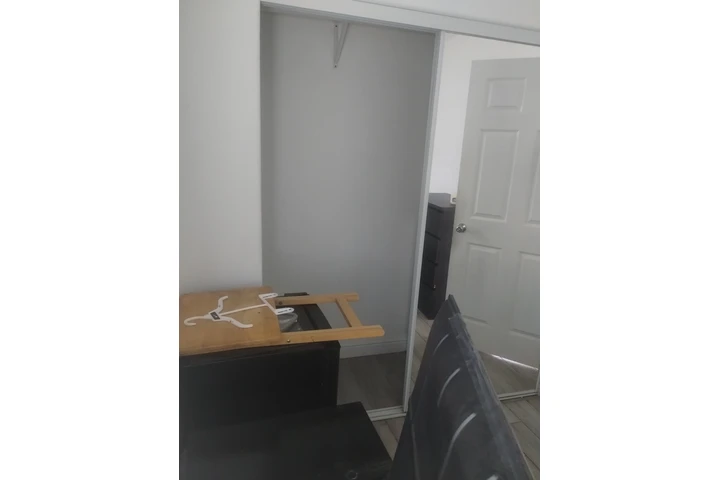 $900 : SE RENTA RECAMARA AMUEBLADA image 2