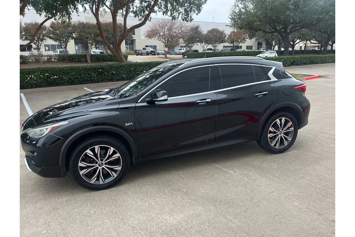 $10500 : 2017 INFINITI QX30 Luxury image 5