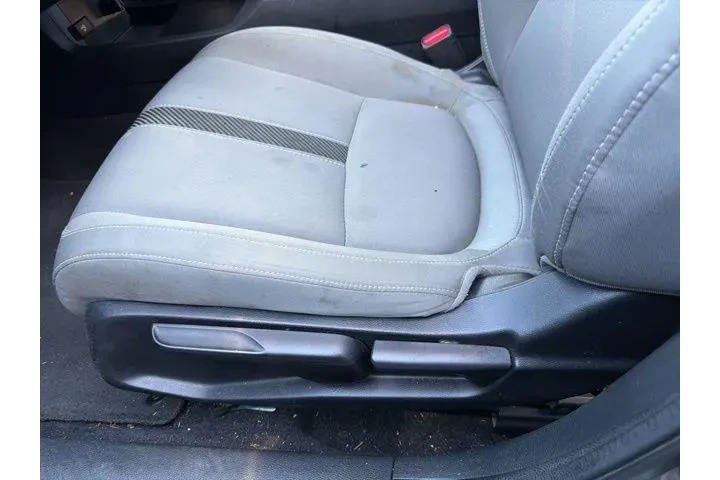 $16992 : Honda Civic 2016 LX 4dr Seda image 7