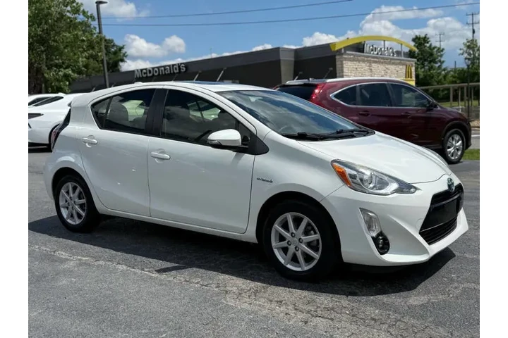 $11495 : 2015 Prius c Four image 4