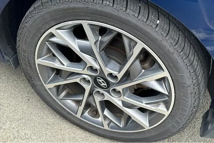 $12990 : Hyundai ELANTRA 2020 Limited image 4