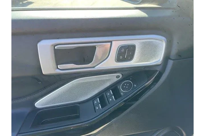 $39992 : Ford Explorer 2023 AWD Plati image 6