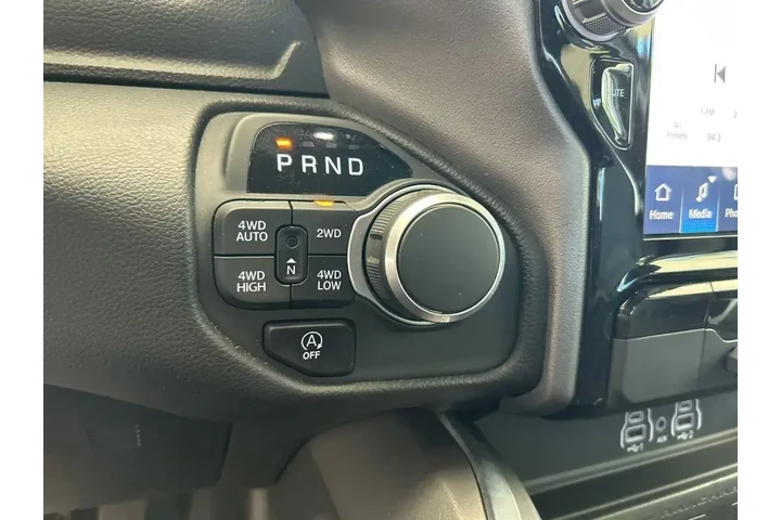 $37234 : Ram 1500 2025 4x4 Big Horn 4 image 8